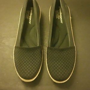 Grasshopper petunia wedge size 11 black